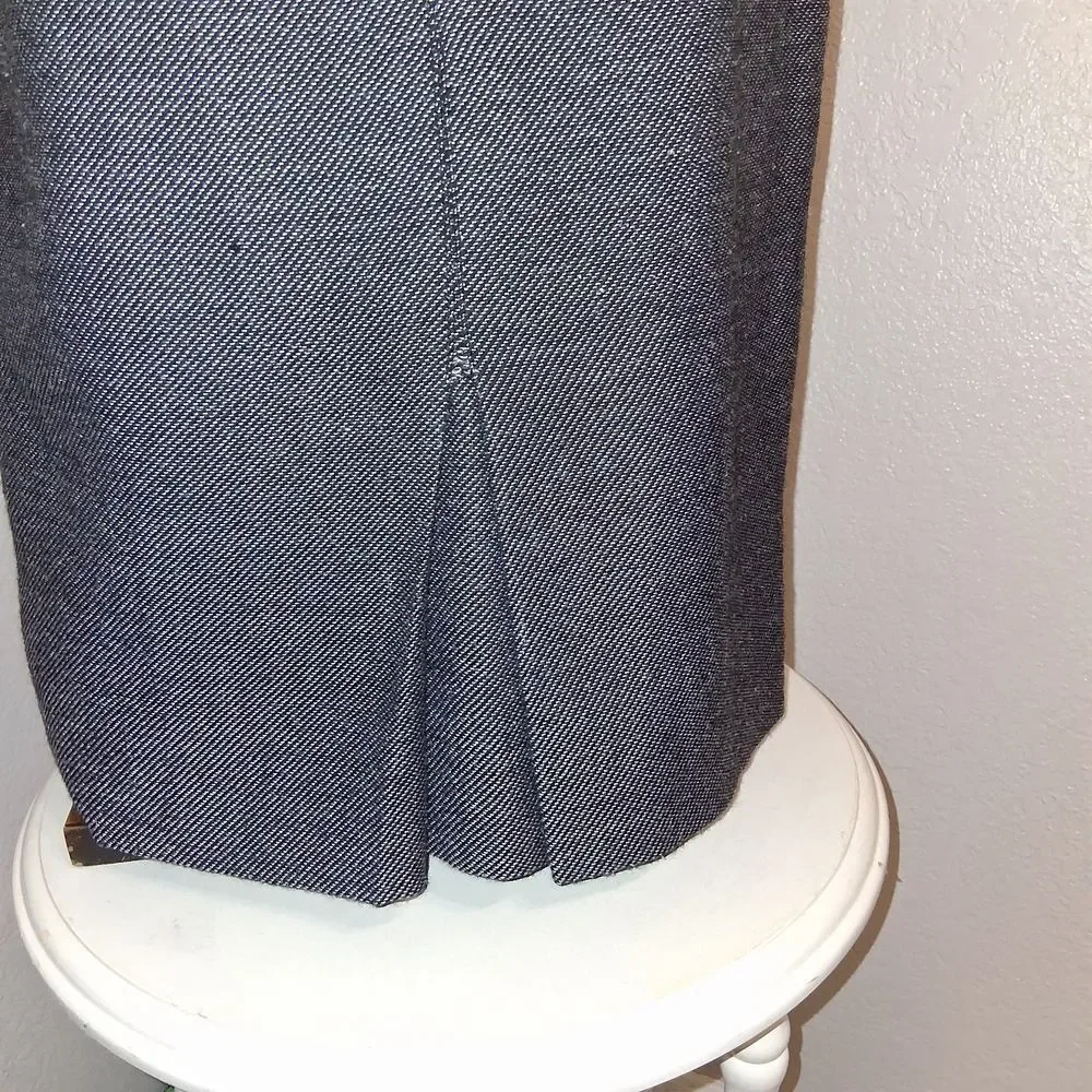 Louis Feraud Gray 2 Piece Jacket & Midi Skirt Set Size 8 - Picture 10 of 16